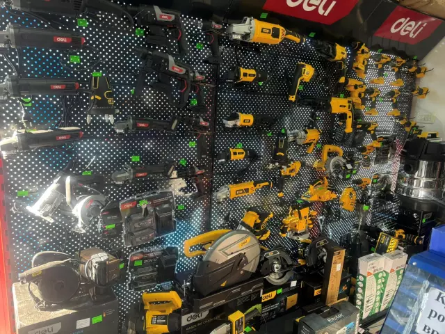 Boi i lakovi Veles 4.jpg