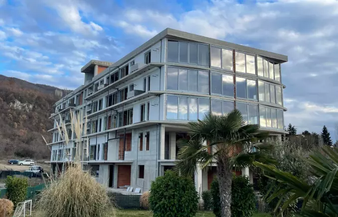 Изработканастакленифасади