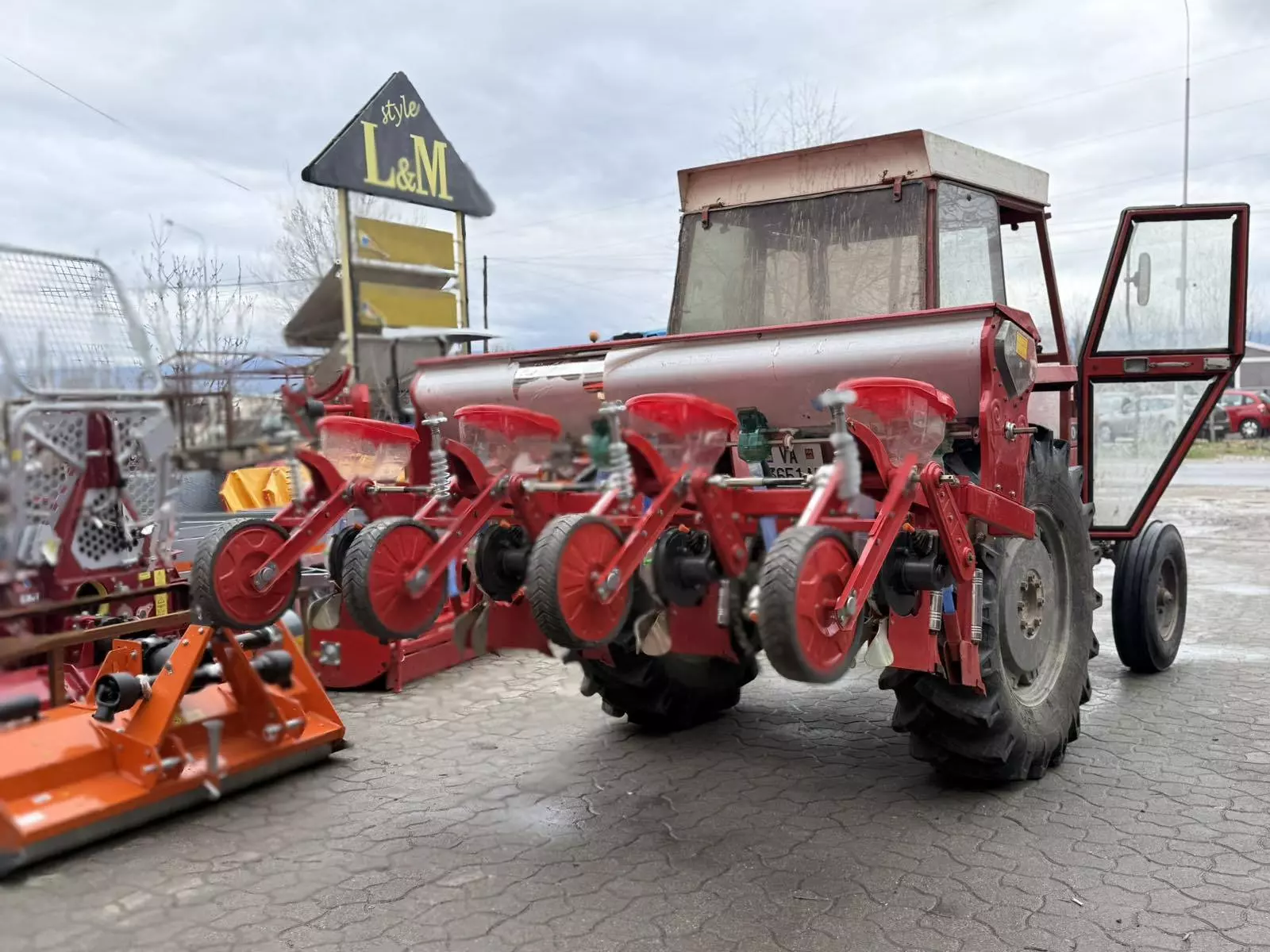 ПродажбаназемјоделскамеханизацијаСтрумица