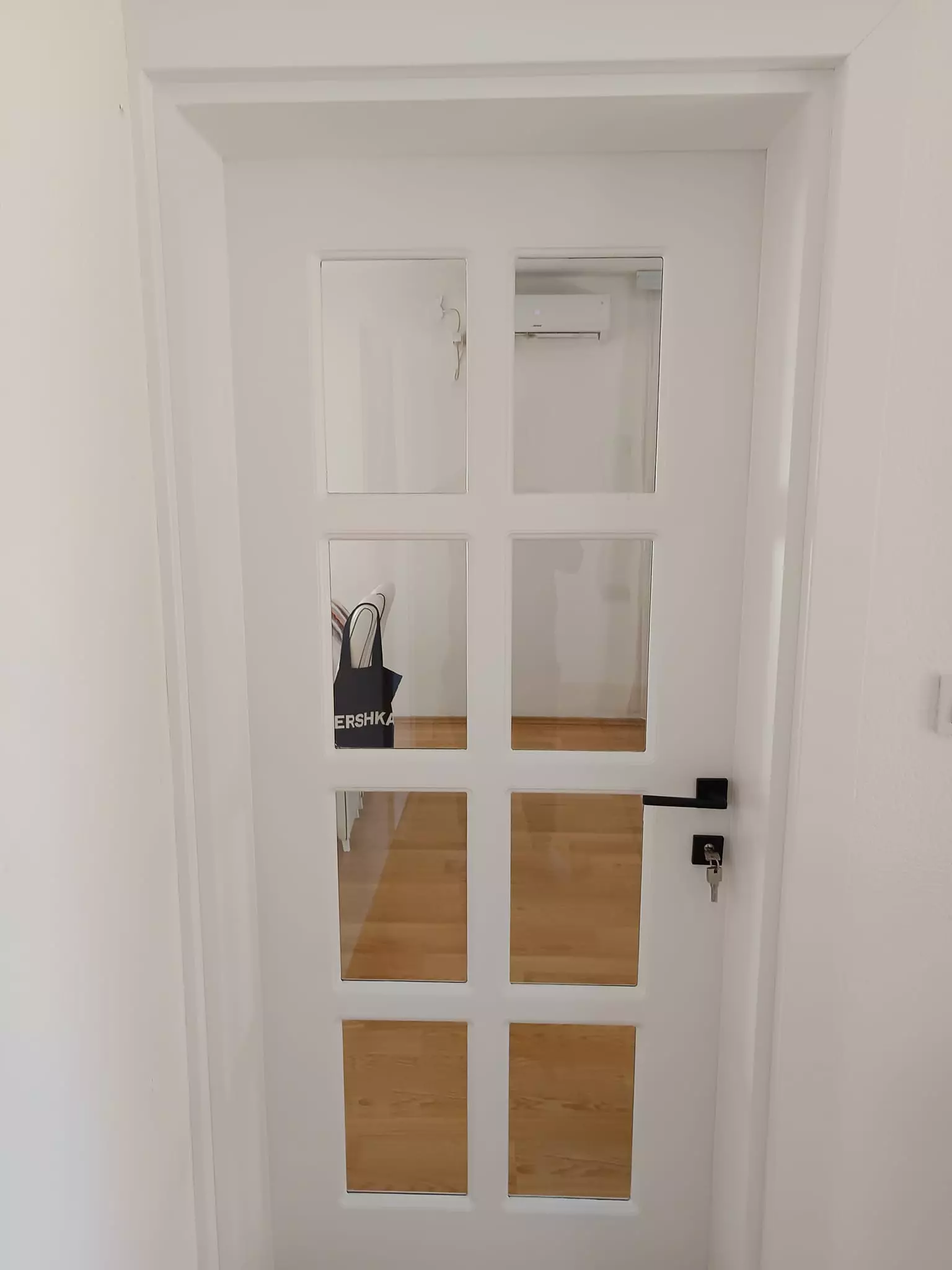 СобнииблиндорвратиВелесB