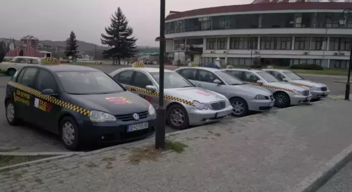 ТаксипревозДелчево3