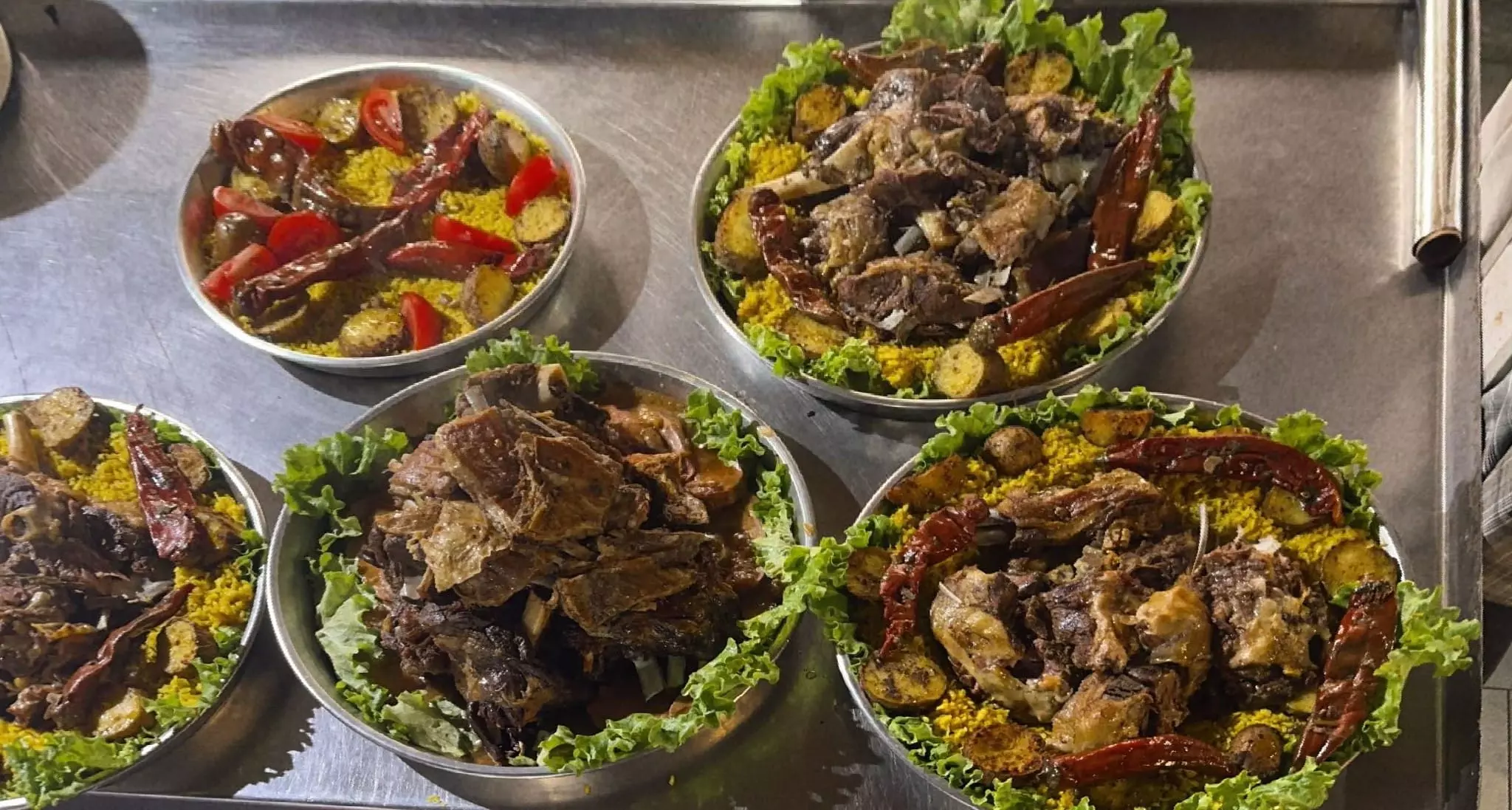 Традиционалнојагнешкоителешкопечење