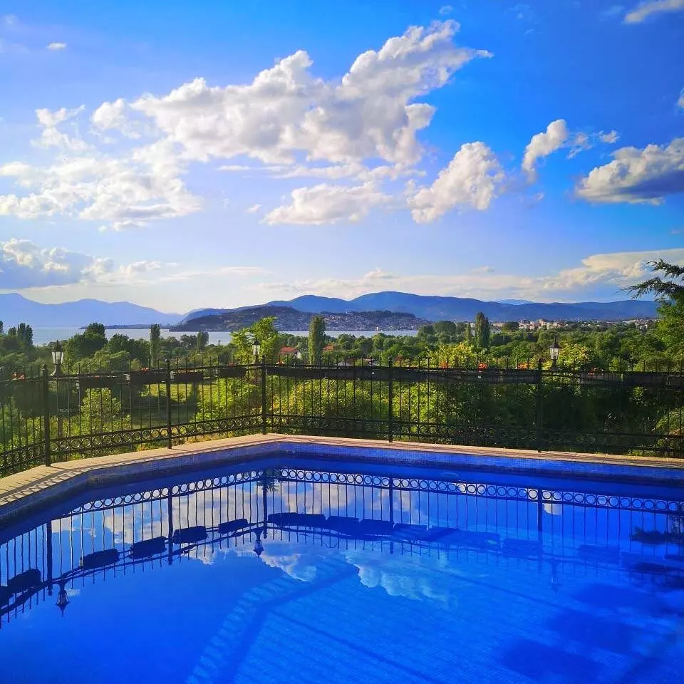 Apartments_with_pool_Racha