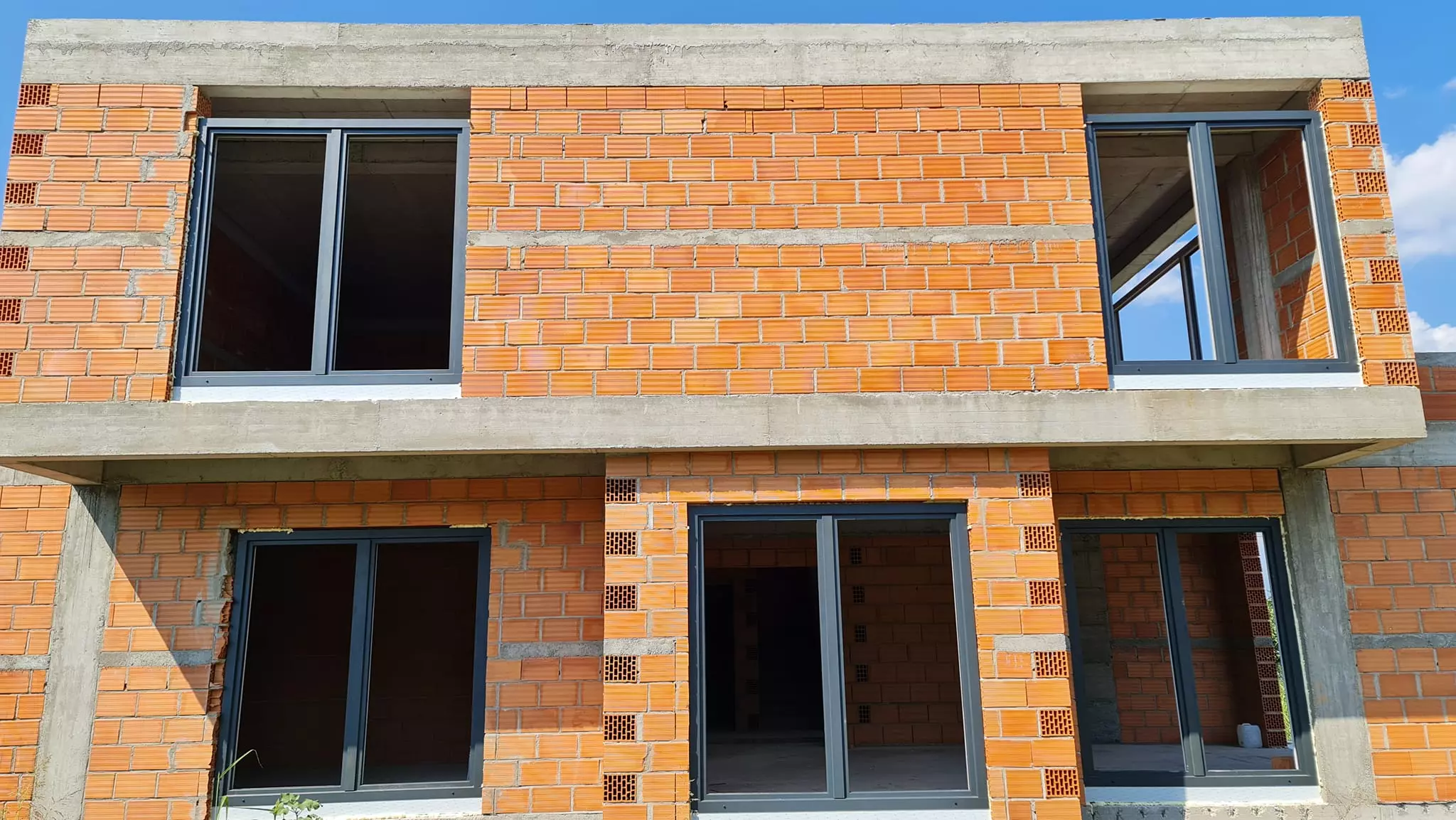 Productionofdoorsandwindowsmadeofwood,aluminumandPVCMacedonia